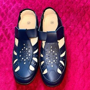 Navy Cushion Sole Walking Shoes
